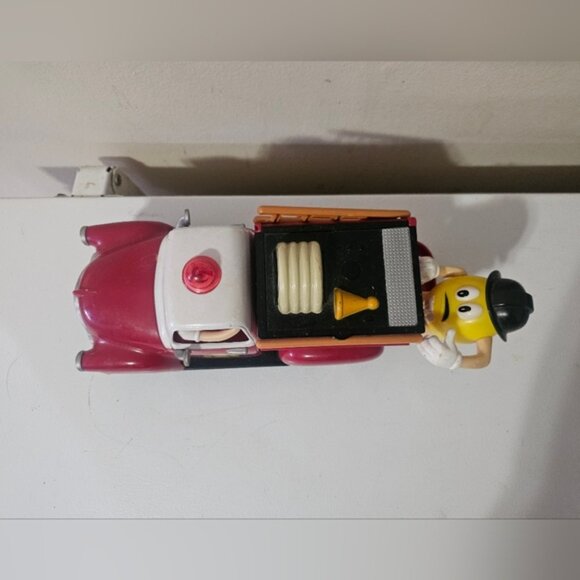 M   M Fire Truck Candy Dispenser 11   Toy 2006 Limited Edition - Picture 4 of 7